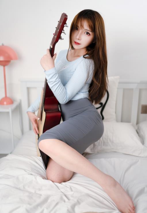 24042403  妍子坚不可摧 - 吉他妹妹  10P-74M