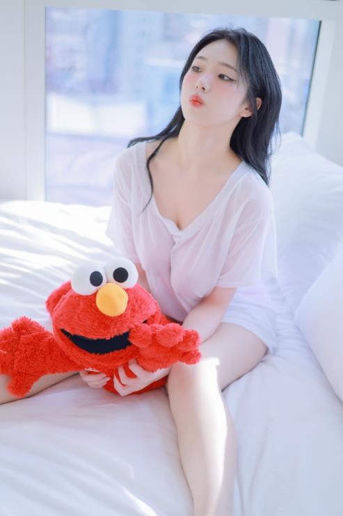 24040605  YeonWoo- naked   215P+10V-4.7G