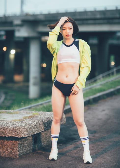 24041913  雅捷 - 正在做運動的少女  59P+1V-377M