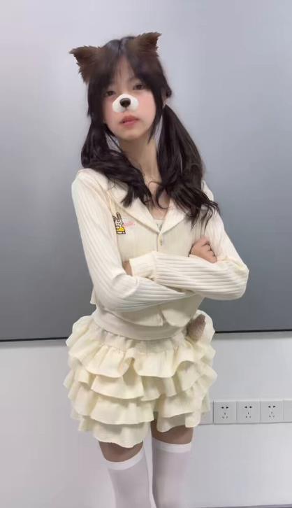 24042907  哦U VIP私拍  48P+43V-597M