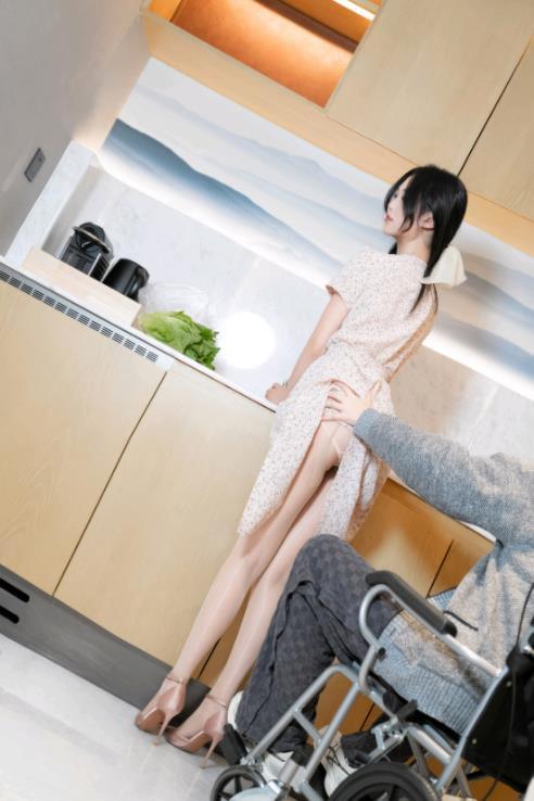 24051510  抖娘利世 - 保姆与老头 140P+1V-2.10G