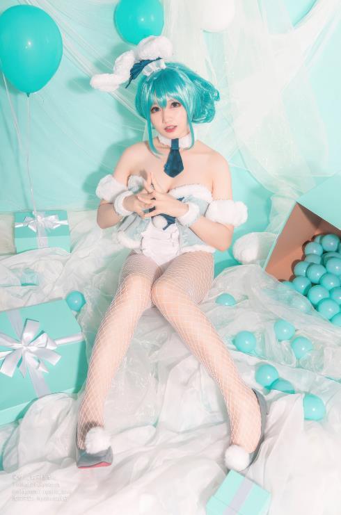 24052308   Nyako喵子 - 初音白兔  41P-323M