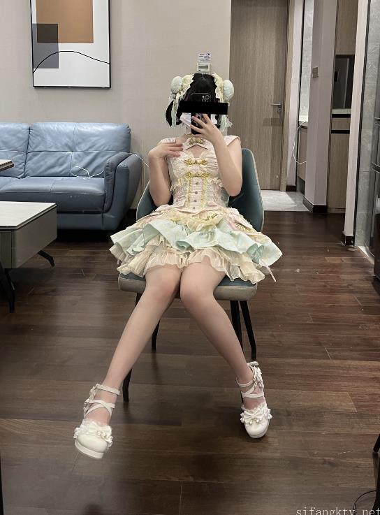 24051216  清新丸子头萝莉 像梨子一样清甜  56P+3V-1.6G