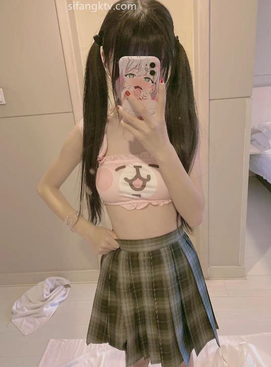 24051208   吃掉瑶瑶 推特合集 390P+13V-2.43G