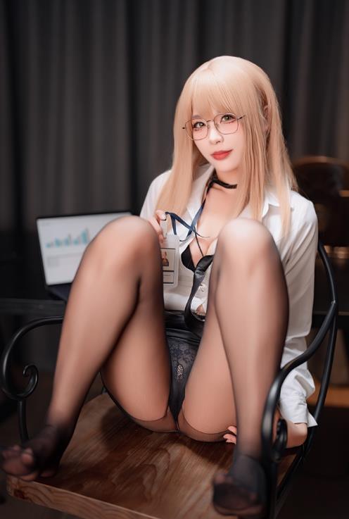 24062916   轩萧学姐 - 艾玛皮裙黑丝OL美腿诱惑  176P+2V-825M