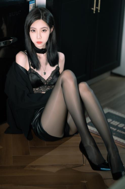 24072409  许岚LAN - 黑丝西装  40P-778M