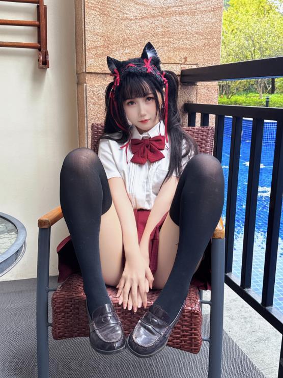 24070709   不呆猫 - 温泉双马尾JK   22P+1V-712M