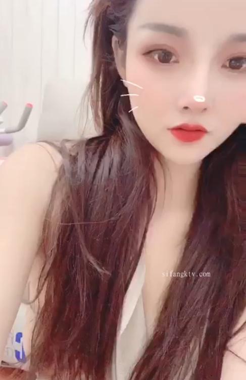 24081102   璐璐 - 定制居家自拍  18V-1.03G