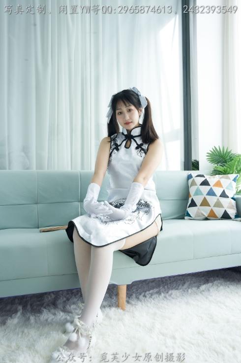 24082306  [觅芙少女] 小芊 - 你一句春不晚，我就到了真江南 142P+2V-2.03G