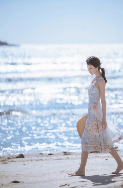 24082917   桜桃喵 - 发光的海  18P-132M