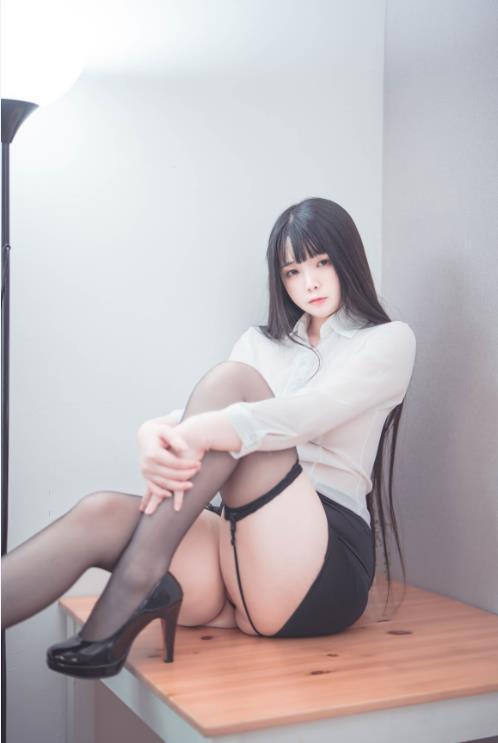 24091312  落落Raku 24套合集 1175P+9V-10.4G