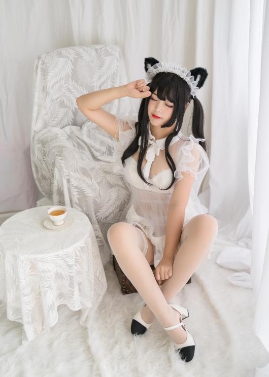 24092317   白烨 - 白猫透明女仆  88P+8V-372M