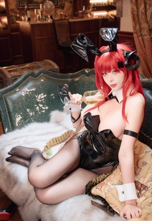 24090813   轩萧学姐 - 兴登堡 兔女郎  68P+1V-542M