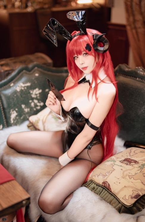 24090813   轩萧学姐 - 兴登堡 兔女郎  68P+1V-542M