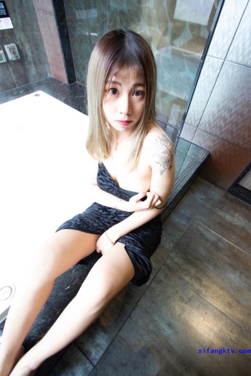 24100602   Emma18Y 订阅合集 575P+92V-2.46G