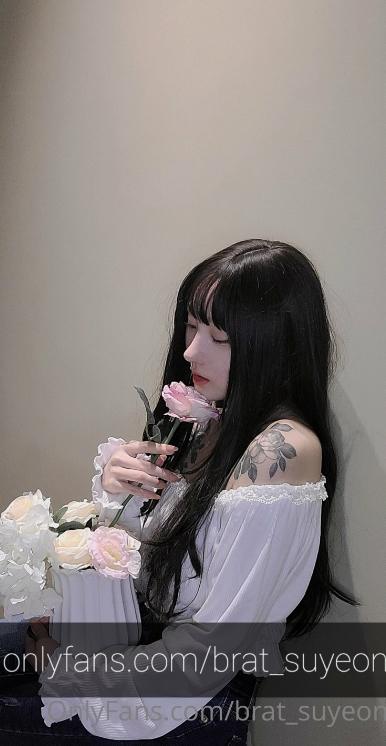 24100601   brat suyeon - 推特OF合集 7P+13V-2.31G