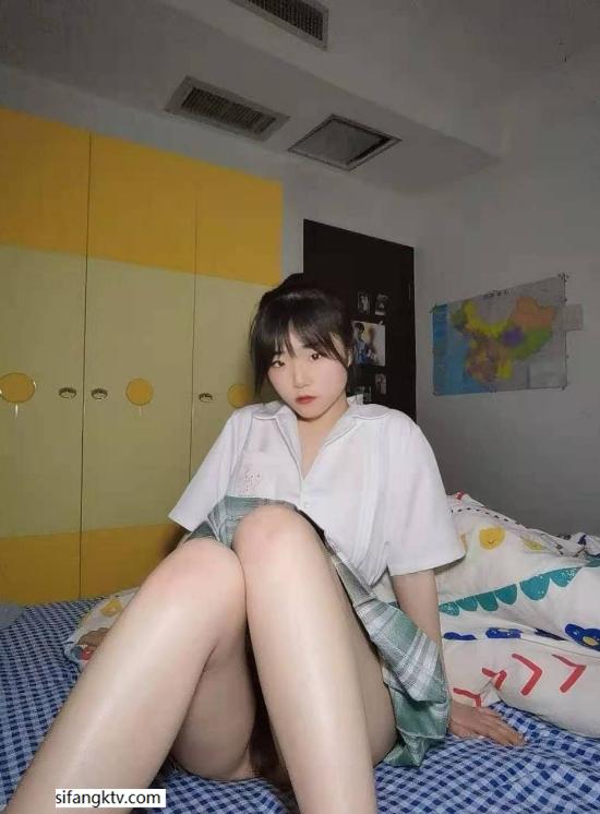 24110301  小鸭臀 私拍自拍 53P+2V-41M