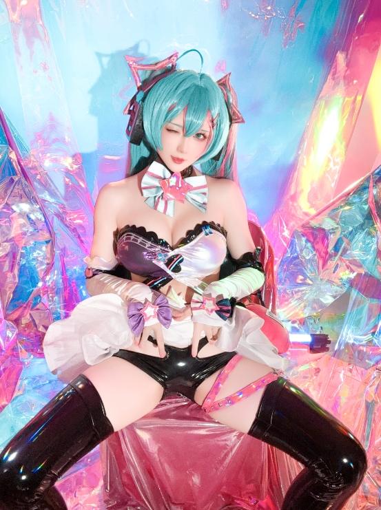 24111707  星之迟迟 - 2024年07月计划B Miku初音未来 喵斯快跑 73P+1V-2.75G