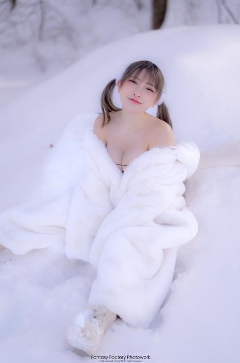 24122515  小丁  - Snow Rabbit  38P-628M
