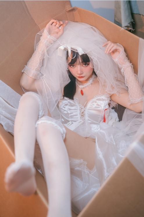 24122811  Aoomi 推特合集 168P+13V-135M