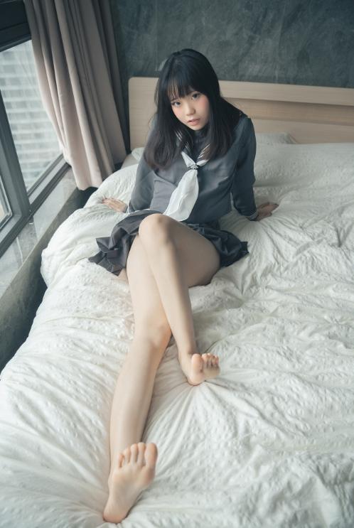 24123118  一只小栗奈- 熊熊JK女友  212P+1V-527M