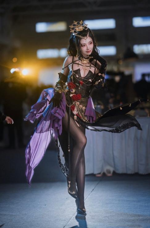 24121119   走路摇zly - 迦南夜吻  9P-101M