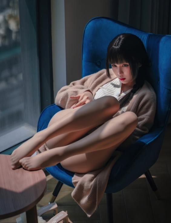 24123106  轩萧学姐 - 肉丝家妻 70P-555M