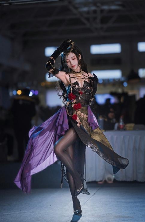 24121119   走路摇zly - 迦南夜吻  9P-101M