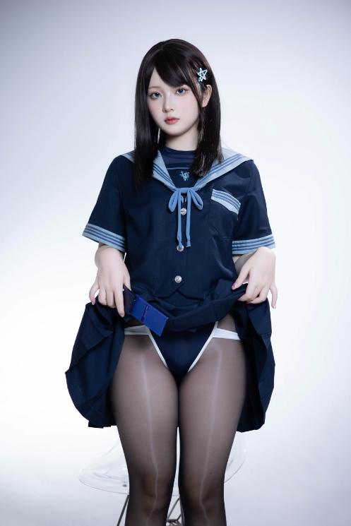 25010501  屿鱼 - 竞泳 28P-108M