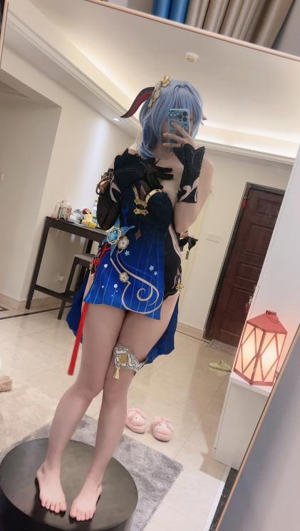 25011603   屑雪雪鸭 - 甘雨 新年 44P+2V-241M