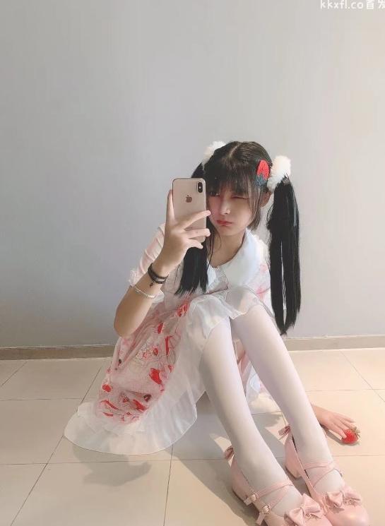 25021319  知世酱(知世小樱樱) - 推特合集 215P+17V-871M