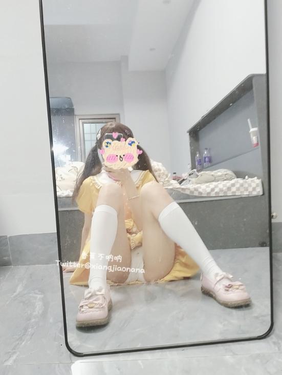 25021307  香蕉不呐呐 推特合集  78P-22M