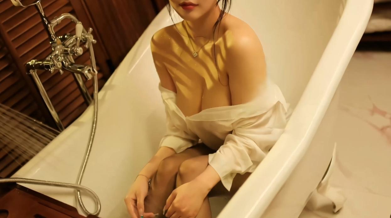 25022314  杨晨晨 - 浴室 1V-561M