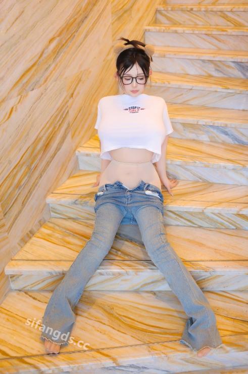 25032312  娜娜子 - 牛仔裤  81P+3V-1.33G