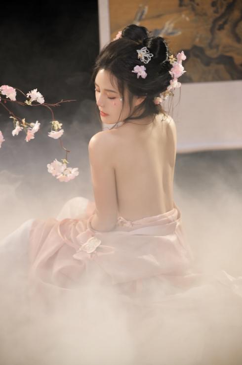 25030718  桃暖酱 - 入梦 60P-556M