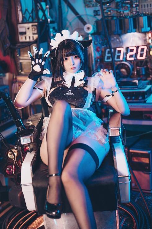 25041218  落落Raku – FutureTone 51P-589M