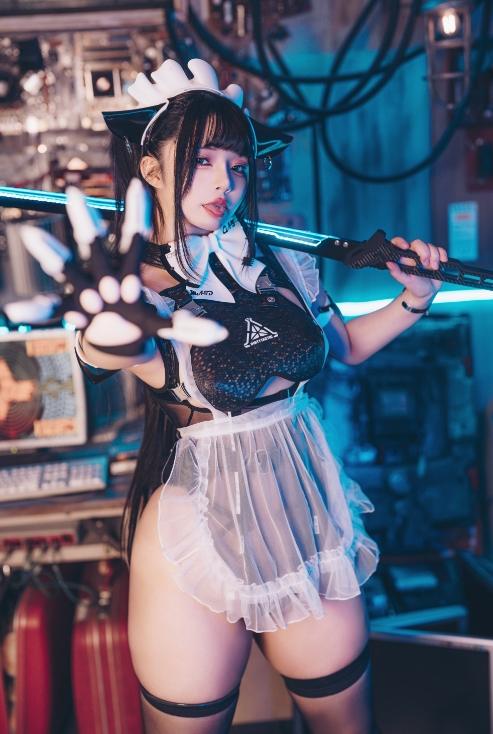 25041218  落落Raku – FutureTone 51P-589M