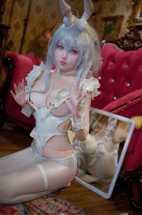 25041612  小祭漓 - 懒懒的白兔 恶毒 40P-156M