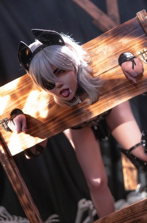 25043012  Natsuko夏夏子 - 玄狼 81P-583M