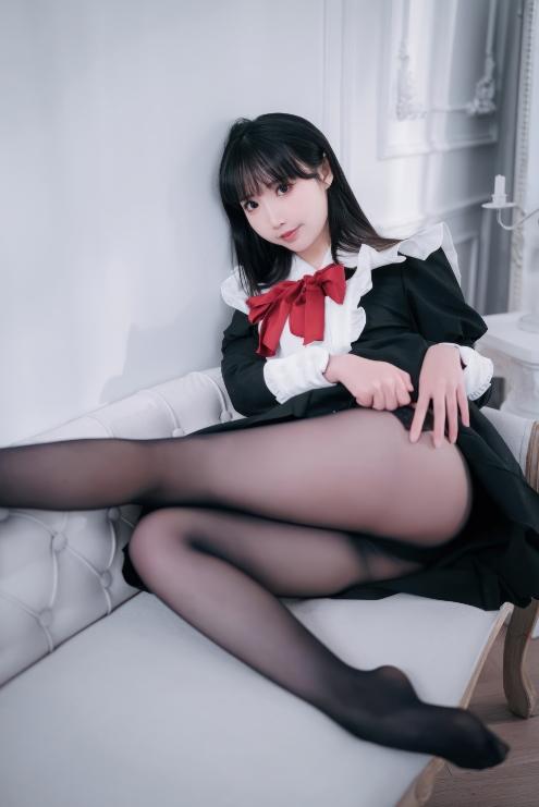 25042304  面饼仙儿 - 红高跟女仆 30P-199M