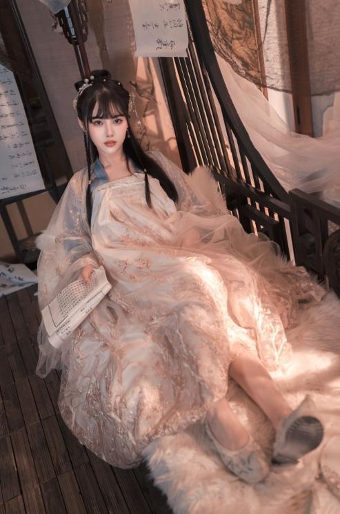 25051104  恋恋艾妮 - 汉服 28P-96M