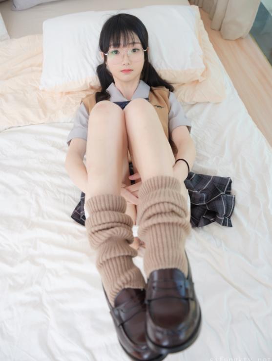 25050912  奶糖 - 初恋般的感觉 R18 99P+1V-1.54G