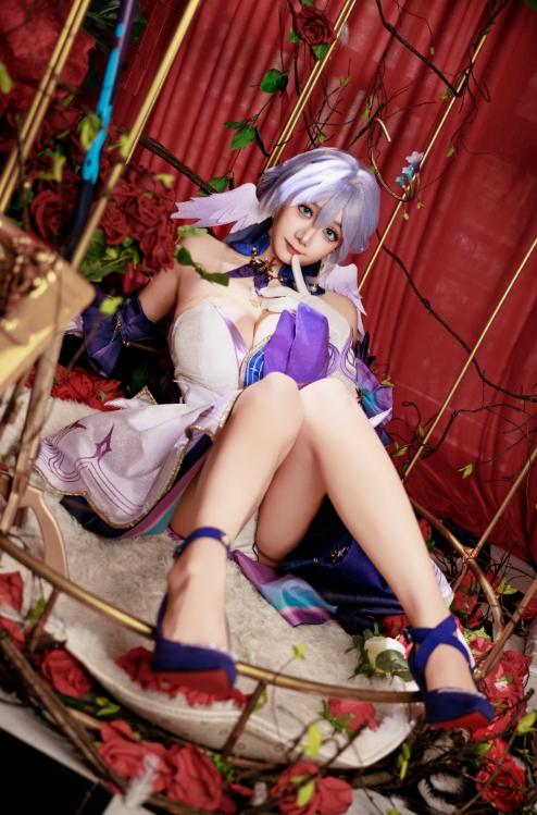 25052601  阿雪雪 - 崩坏：星穹铁道 知更鸟 90P+1V-2G