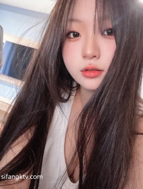 25061812  塔塔大美女 推特合集 99P+15V-207M