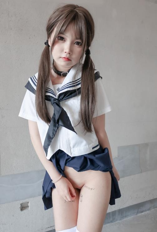 25062618  素人渔夫 - 小冰R18 111P+2V-3.04G