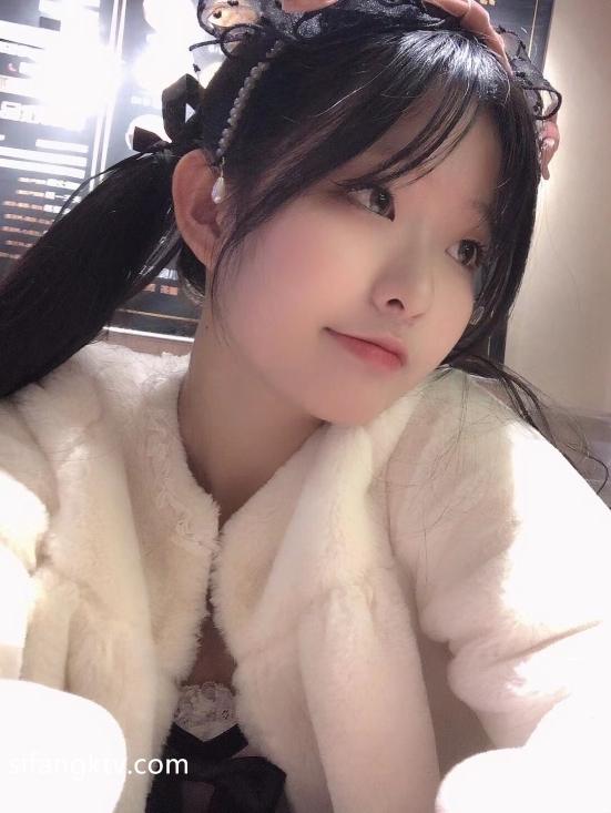 25061812  塔塔大美女 推特合集 99P+15V-207M