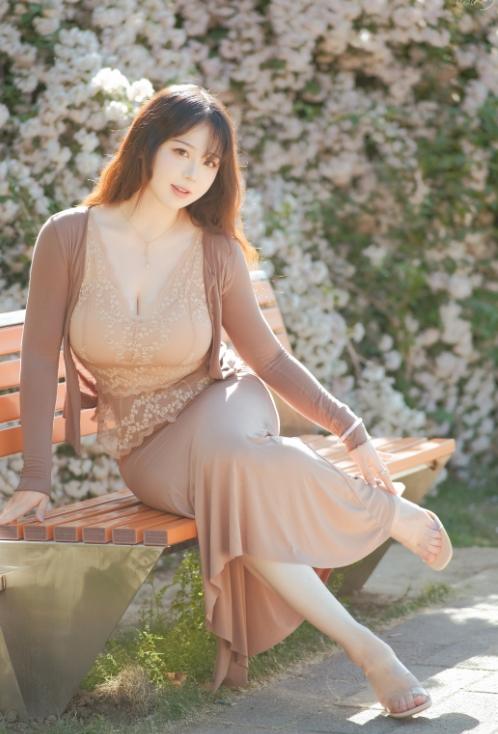 25060804  皮皮奶 - 猥实人妻 54P-837M