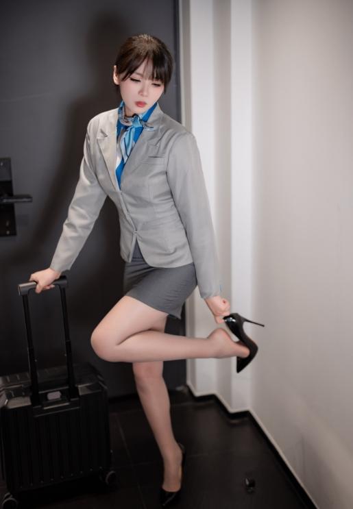25060805  轩萧学姐 - 空姐室内灰丝 37P-138M