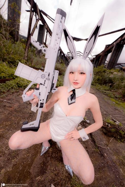 25060506  Fantasy Factory Blanc NIKKE 36P-310M