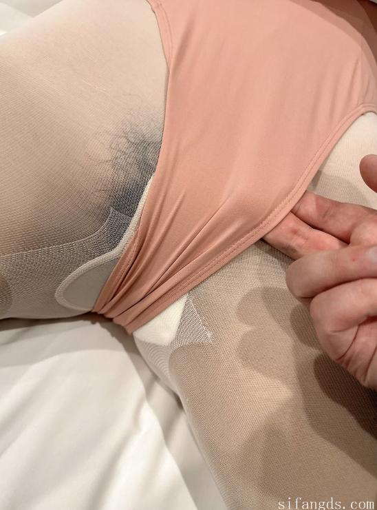 25073120  轻语舞蹈生 推特合集 795P+84V-4.27G